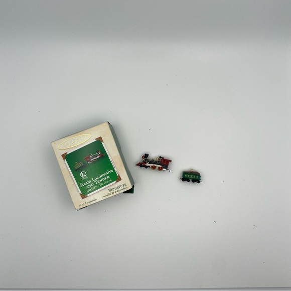 Hallmark Keepsake Lionel Train Minature Steam Locomotive and Tender Ornament - Picture 5 of 5